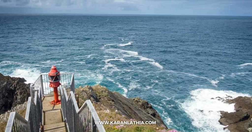 Mizen head lighthouse in west cork Ireland. Travel guide for mizen head cork.