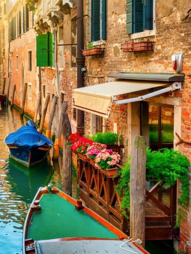 Top 10 Beautiful Airbnbs Of Venice You Need to See