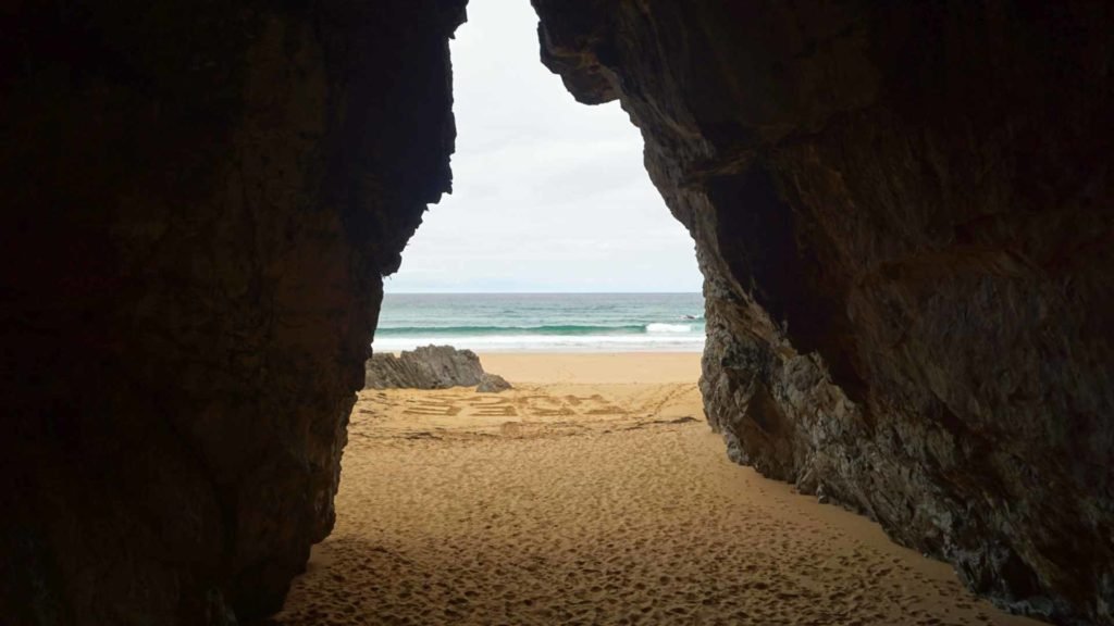 Caves in murder hole beach