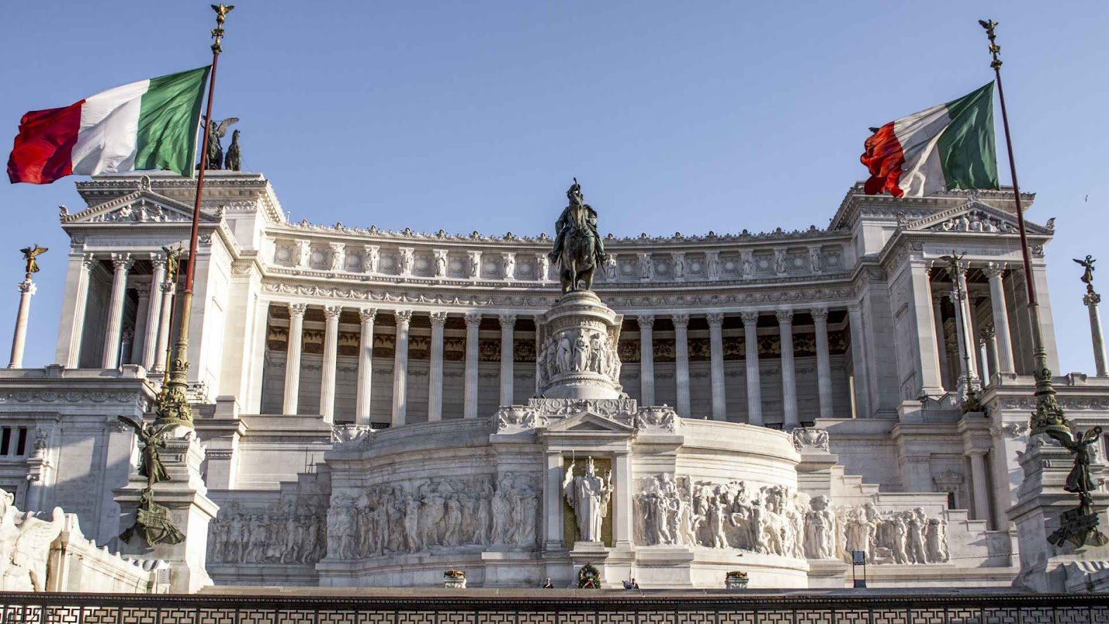Explore Rome’s Iconic Altar of the Fatherland: A Travel Guide