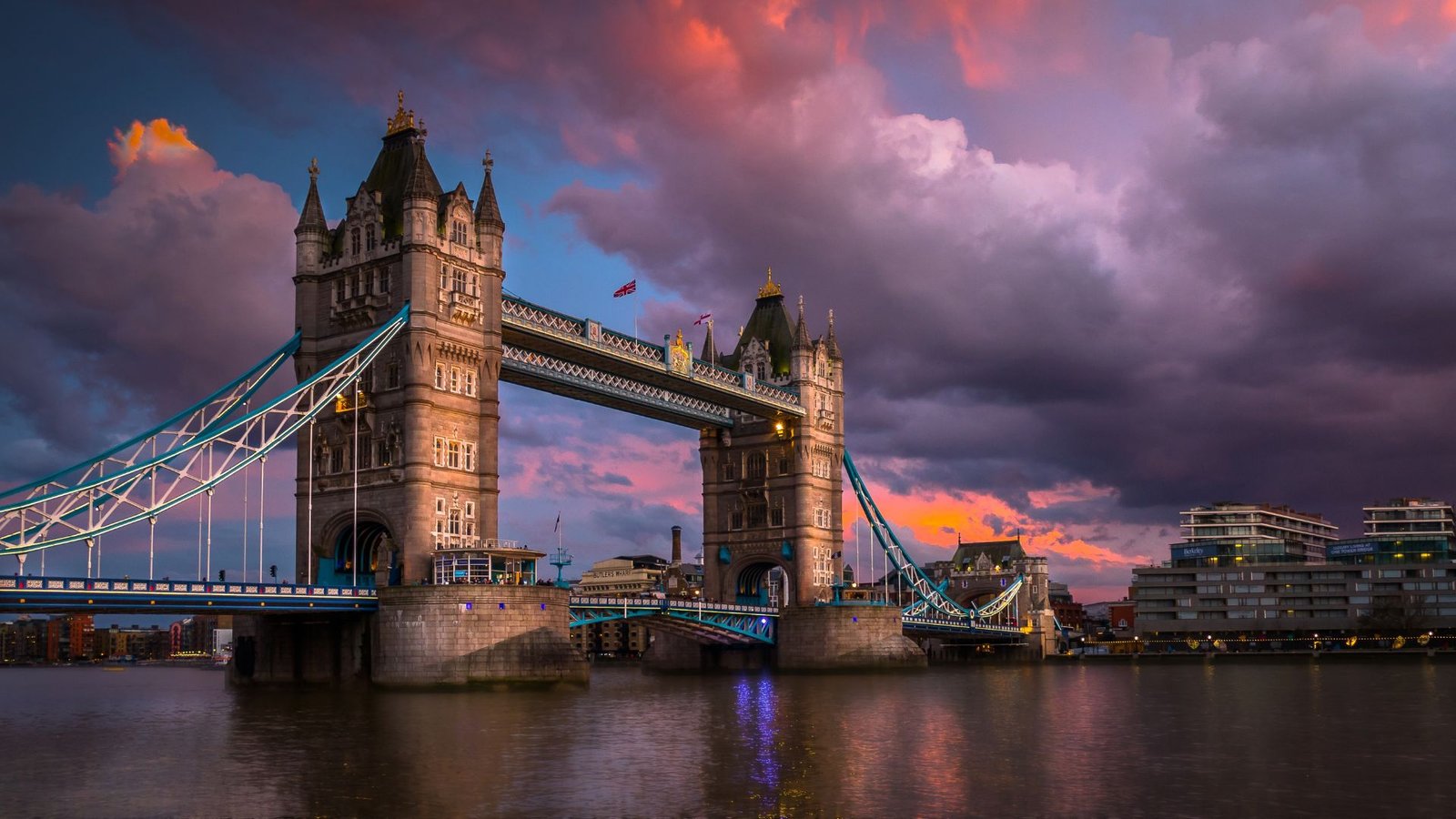 30 Unforgettable Things To Do In London In 2023: Tourist Guide.
