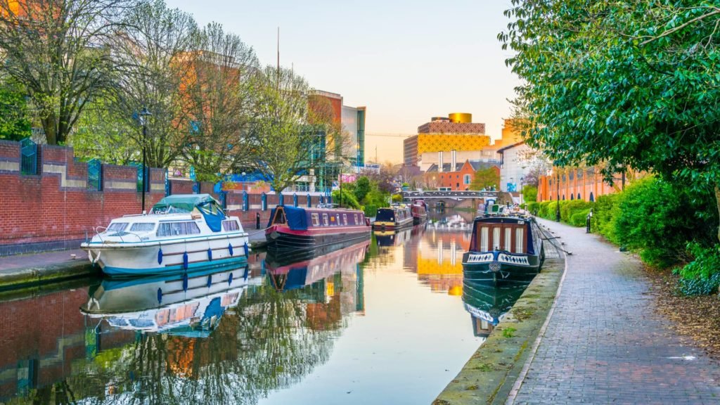 15 Amazing Places To See Near Manchester UK