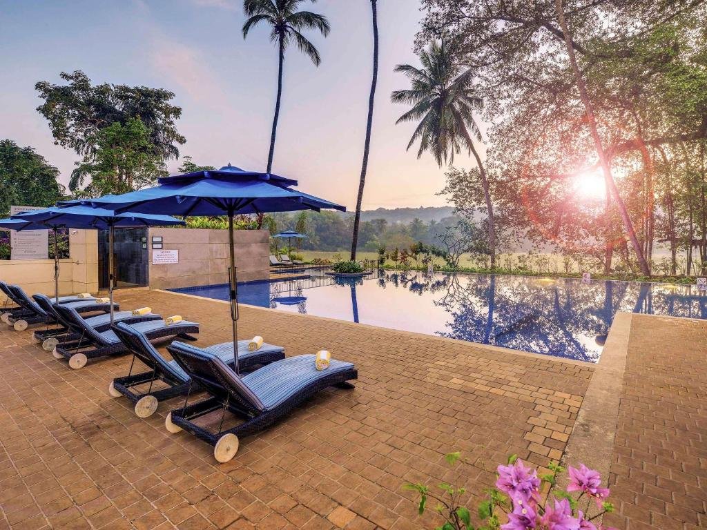 Novotel Goa Resort & Spa, Candolim Beach